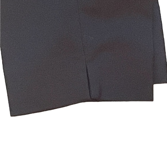 Chaus woman’s black ankle length pull on pants, size medium - Picture 3 of 6